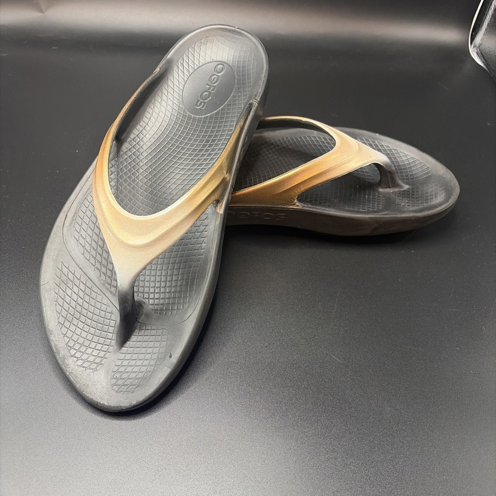 Oofos Oolala Luxe Women's Size 8 Gold Ombre Recovery Flip Flops Sandals/READ